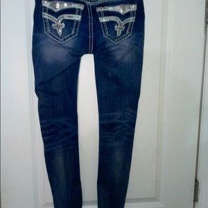 I’m selling jeans hardly worn